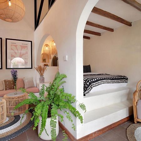 Seminyak Beach Bungalow Studio Villa 1 With Private Pool Sbb1 Kültér fotó